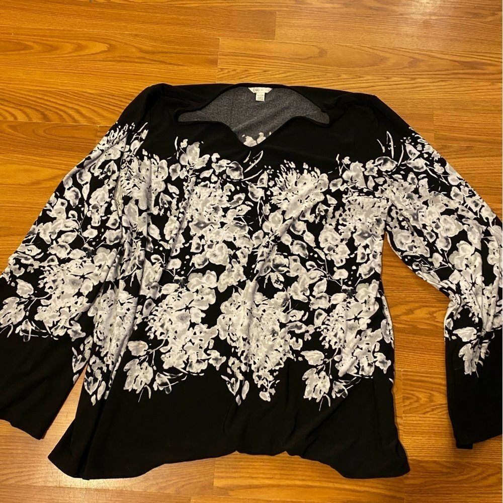 Cato Woman’s Blouse size 18/20W (DM)